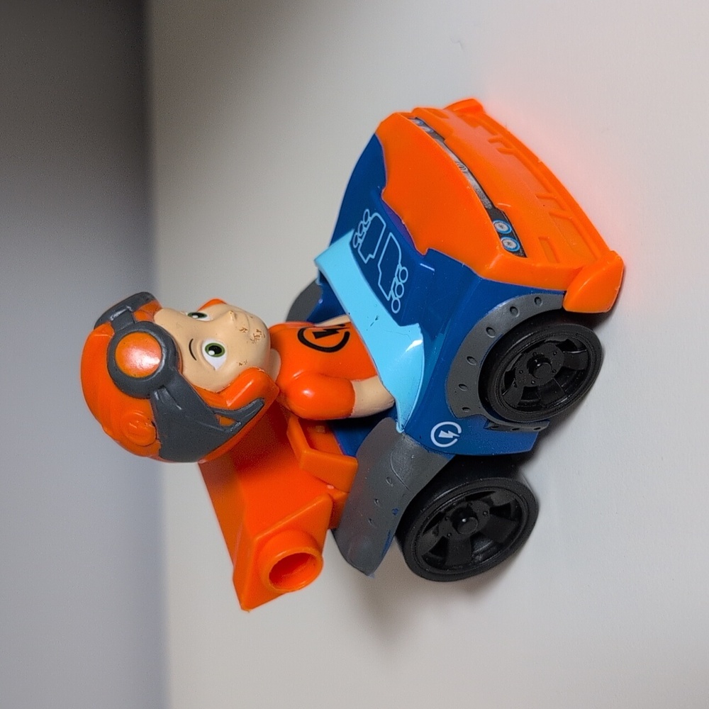 🩷4/$20🩷 Rusty Rivets Rusty Racer Car Toy - Picture 3 of 4